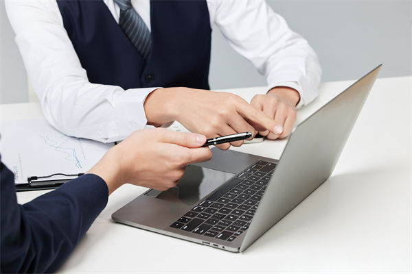 如何通過績效咨詢提升企業(yè)的整體運營效率？