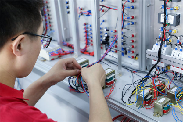 哪些行業(yè)人才火爆就業(yè)市場？人力資源管理有何啟發(fā)？