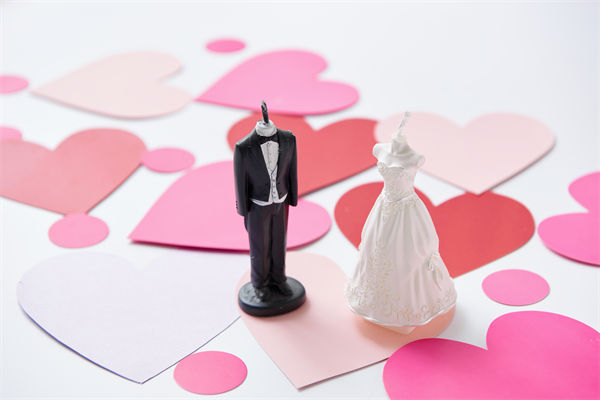 5月10日起結(jié)婚離婚不需要戶口本，人力資源怎么看？